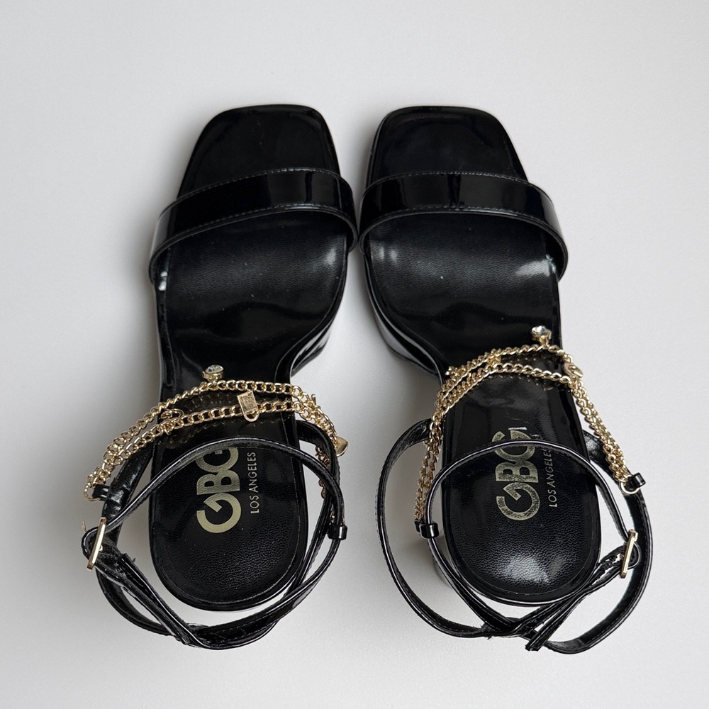 GBG Los Angeles Black Heels with Gold Chains